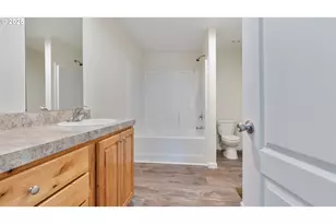 242 N Wasson St, Coos Bay, OR 97420 - Photo 9