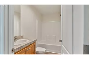 242 N Wasson St, Coos Bay, OR 97420 - Photo 15