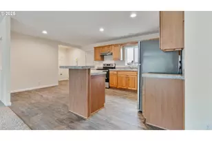 242 N Wasson St, Coos Bay, OR 97420 - Photo 11