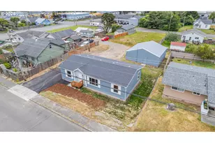 242 N Wasson St, Coos Bay, OR 97420 - Photo 25