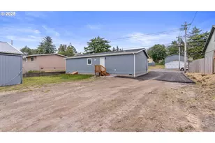 242 N Wasson St, Coos Bay, OR 97420 - Photo 19