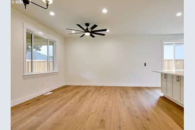 2589 N Lydia Loop, Hubbard, OR 97032 - Photo 9