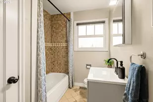 345 E Gloucester St, Gladstone, OR 97027 - Photo 23