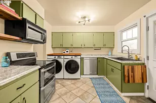 345 E Gloucester St, Gladstone, OR 97027 - Photo 9