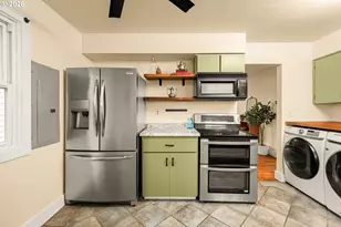 345 E Gloucester St, Gladstone, OR 97027 - Photo 11