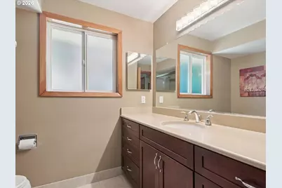 1037 NE 108th Ave, Portland, OR 97220 - Photo 21