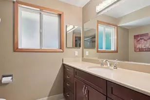 1037 NE 108th Ave, Portland, OR 97220 - Photo 21