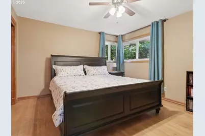 1037 NE 108th Ave, Portland, OR 97220 - Photo 15