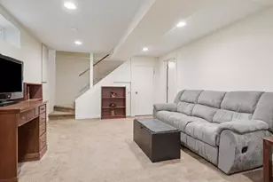 1037 NE 108th Ave, Portland, OR 97220 - Photo 23