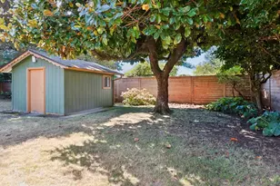 1037 NE 108th Ave, Portland, OR 97220 - Photo 35