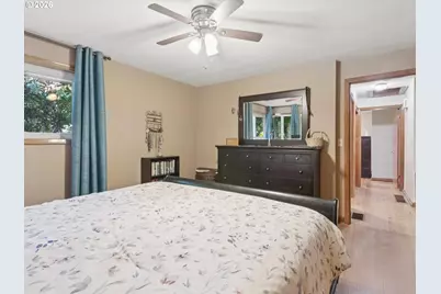 1037 NE 108th Ave, Portland, OR 97220 - Photo 17