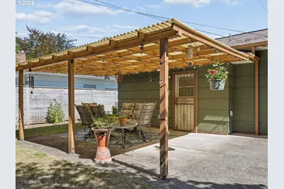 1037 NE 108th Ave, Portland, OR 97220 - Photo 29