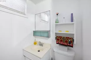 7360 SE Imperial Ct, Milwaukie, OR 97222 - Photo 33
