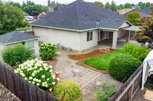 147 Wingfoot Ct, Winchester, OR 97495 - Photo 7