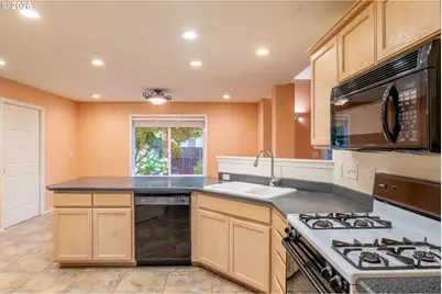 147 Wingfoot Ct, Winchester, OR 97495 - Photo 9