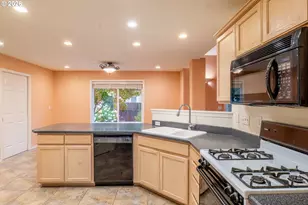 147 Wingfoot Ct, Winchester, OR 97495 - Photo 9