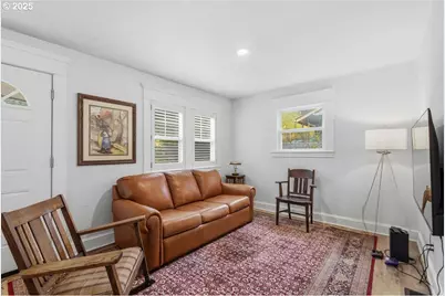 8813 NE Ward St, Portland, OR 97220 - Photo 5