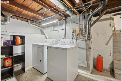 8813 NE Ward St, Portland, OR 97220 - Photo 17