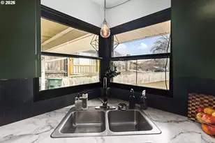 735 NW 10th St, Pendleton, OR 97801 - Photo 13