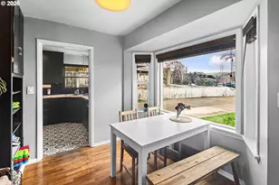 735 NW 10th St, Pendleton, OR 97801 - Photo 9