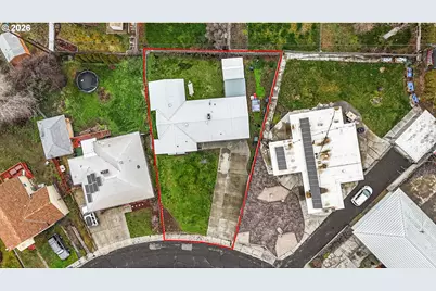 735 NW 10th St, Pendleton, OR 97801 - Photo 3