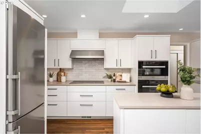 7550 SW Laurel St, Portland, OR 97225 - Photo 15