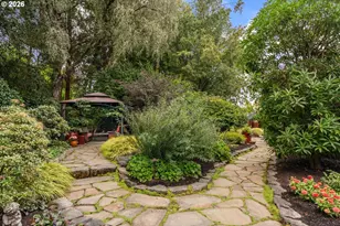 7550 SW Laurel St, Portland, OR 97225 - Photo 43