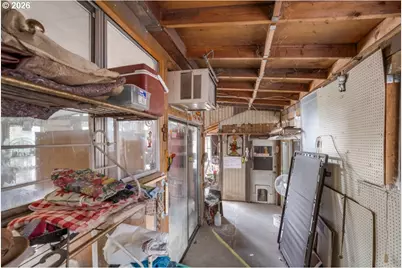 246 S 34th St, Springfield, OR 97478 - Photo 21