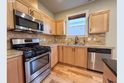 386 SW 203rd Ter, Beaverton, OR 97006 - Photo 5