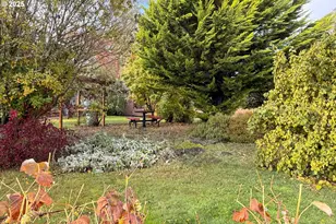 571 NW Wade St, Estacada, OR 97023 - Photo 7