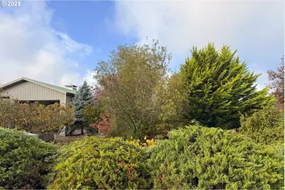 571 NW Wade St, Estacada, OR 97023 - Photo 9