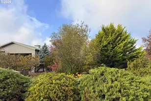 571 NW Wade St, Estacada, OR 97023 - Photo 9