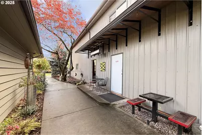 571 NW Wade St, Estacada, OR 97023 - Photo 11