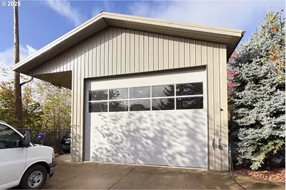 571 NW Wade St, Estacada, OR 97023 - Photo 3