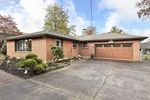 571 NW Wade St, Estacada, OR 97023 - Photo 3