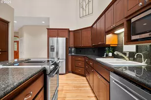 60726 Golf Village Loop, Bend, OR 97702 - Photo 15