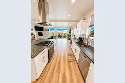 1901 NE Camas Ln, Madras, OR 97741 - Photo 5
