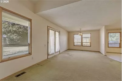 668 NE Maryann Ct, Hillsboro, OR 97124 - Photo 7