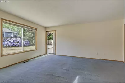 668 NE Maryann Ct, Hillsboro, OR 97124 - Photo 21