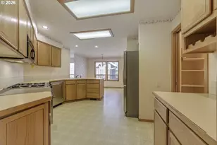 668 NE Maryann Ct, Hillsboro, OR 97124 - Photo 13