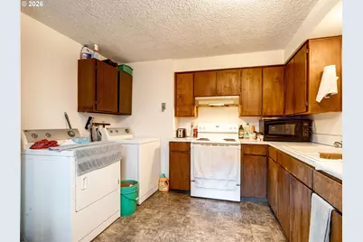 357 N 1st St, Saint Helens, OR 97051 - Photo 5