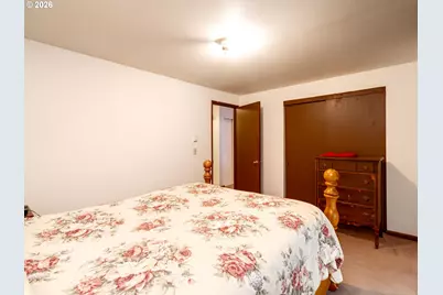 357 N 1st St, Saint Helens, OR 97051 - Photo 9