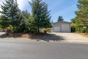 499 Sherwood Loop, Florence, OR 97439 - Photo 5