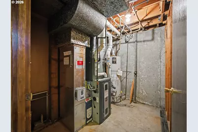 10336 NE Russell Ct, Portland, OR 97220 - Photo 23