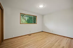 10336 NE Russell Ct, Portland, OR 97220 - Photo 13