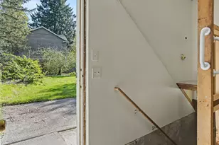 10336 NE Russell Ct, Portland, OR 97220 - Photo 27