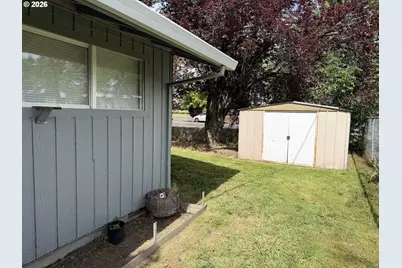 1760 SE 9th St, Gresham, OR 97080 - Photo 5
