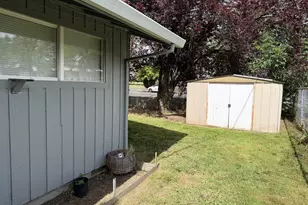 1760 SE 9th St, Gresham, OR 97080 - Photo 5