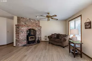 34948 Sykes Rd, Saint Helens, OR 97051 - Photo 7