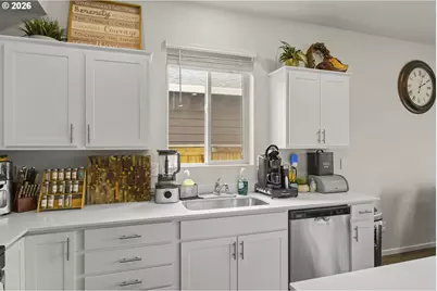2722 U St, Springfield, OR 97477 - Photo 9